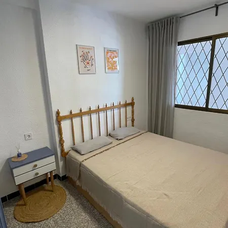 Apartment Stylish 200m From The