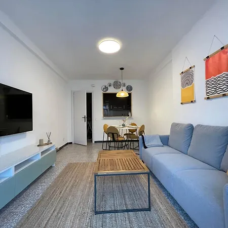 Apartment Stylish 200m From The *