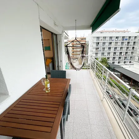 Apartmán Stylish 200m From The Salou